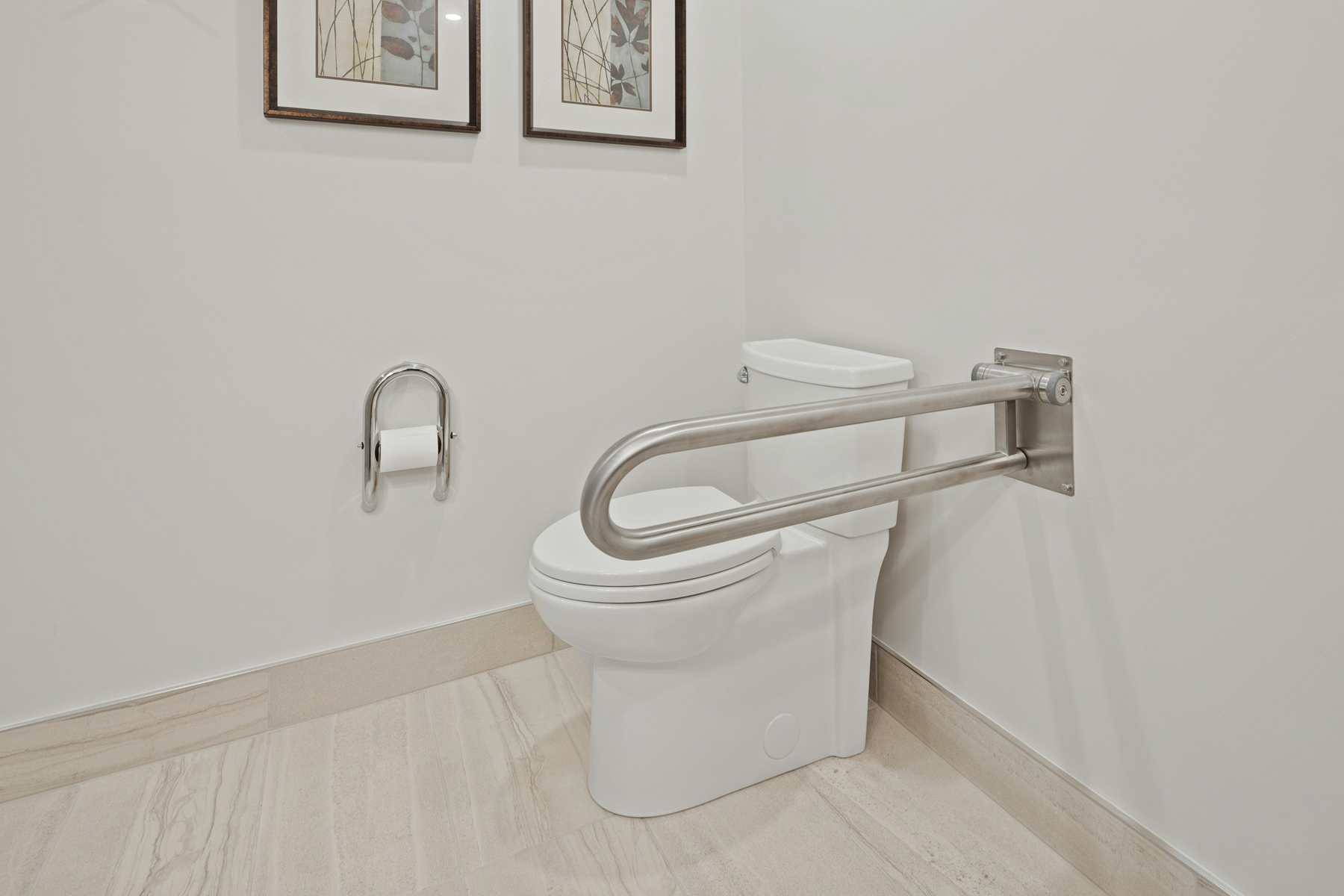 Hygienische Reinigung im Badezimmer