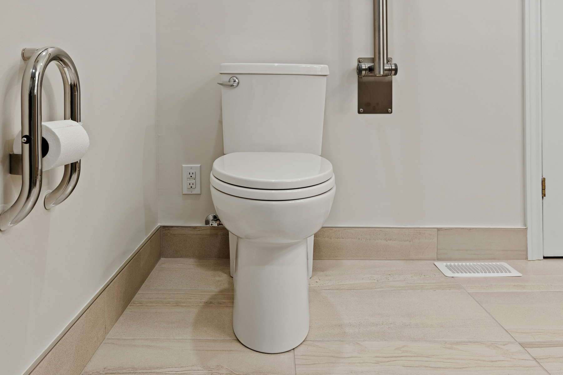 Scharnier eines WC-Sitzes im Badezimmer